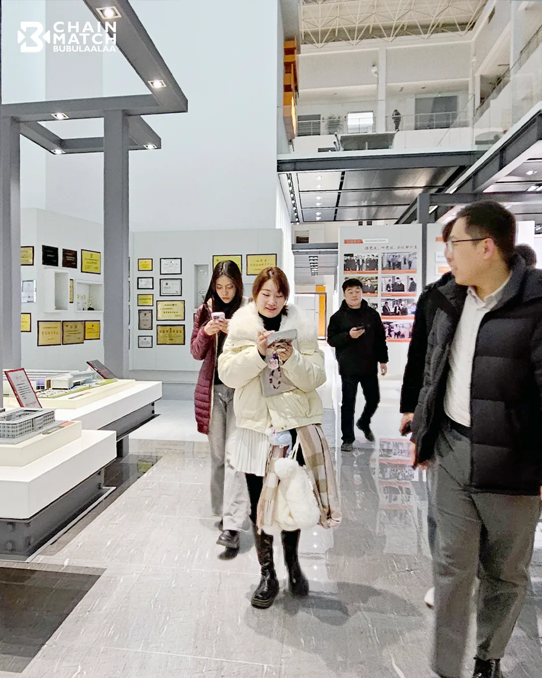 การประชุมกับซัพพลายเออร์จีนเพื่อเจรจาราคา สเปกสินค้า และเงื่อนไขการผลิต