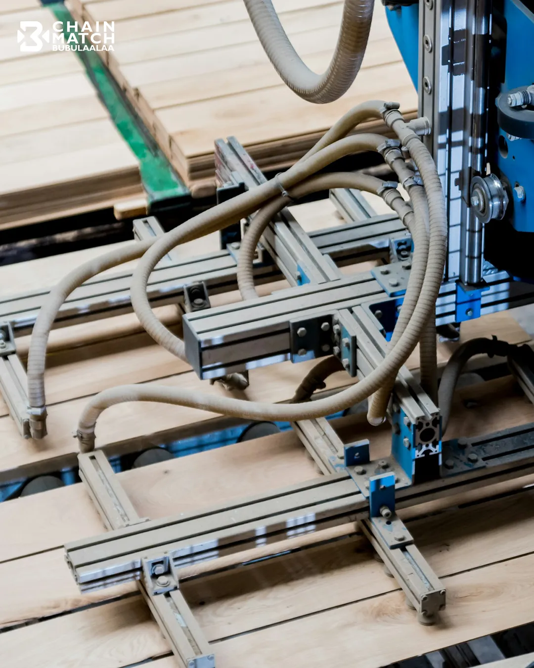 เครื่องตัดวัสดุอัตโนมัติในโรงงาน