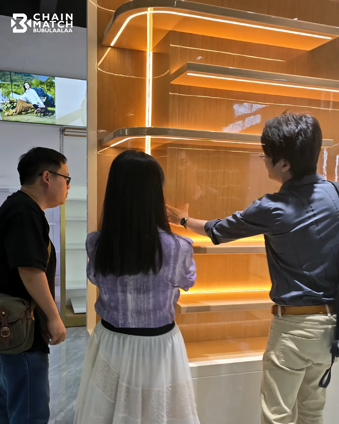 ตรวจสอบงานชั้นวางสินค้าและระบบไฟ